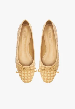 Outlet Schutz Arissa Woven Leather Flat Beige