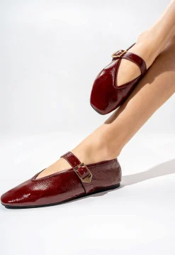 Clearance Schutz Courtney Buckle Patent Flat Red